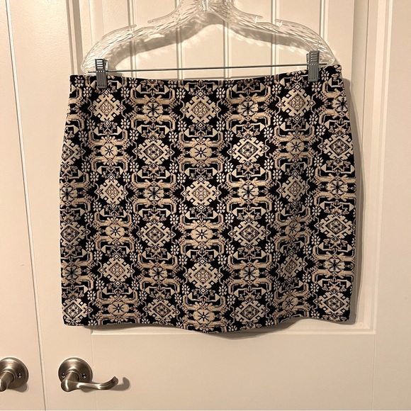 Xhilaration Mini Straight Skirt Gold Black Size XL/TG Geometric Tribal Pattern - Picture 2 of 9